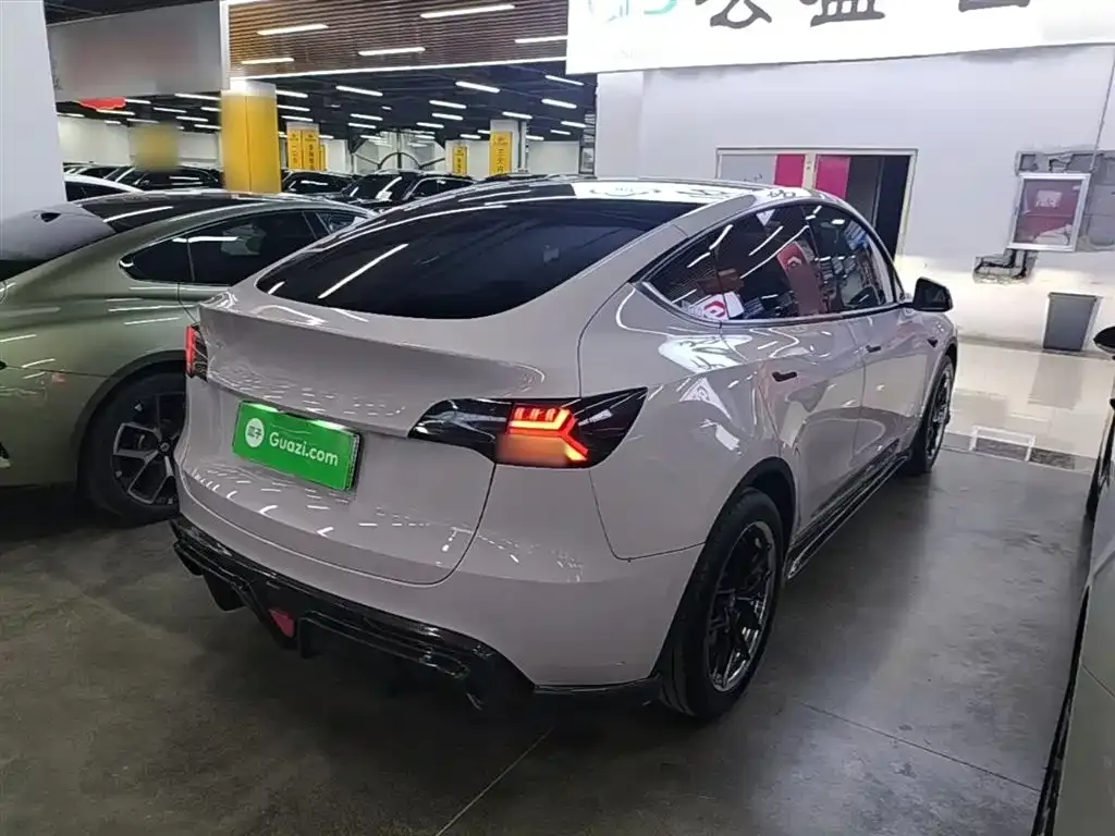Tesla Model Y — фото 6
