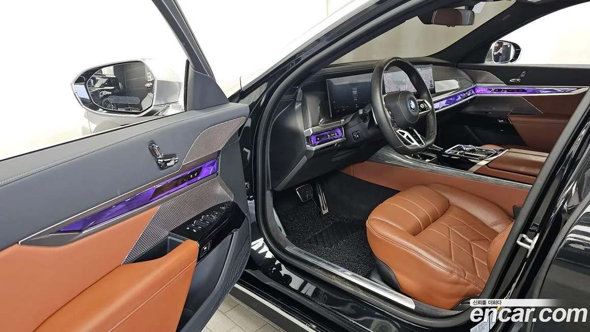 BMW i7 — фото 9