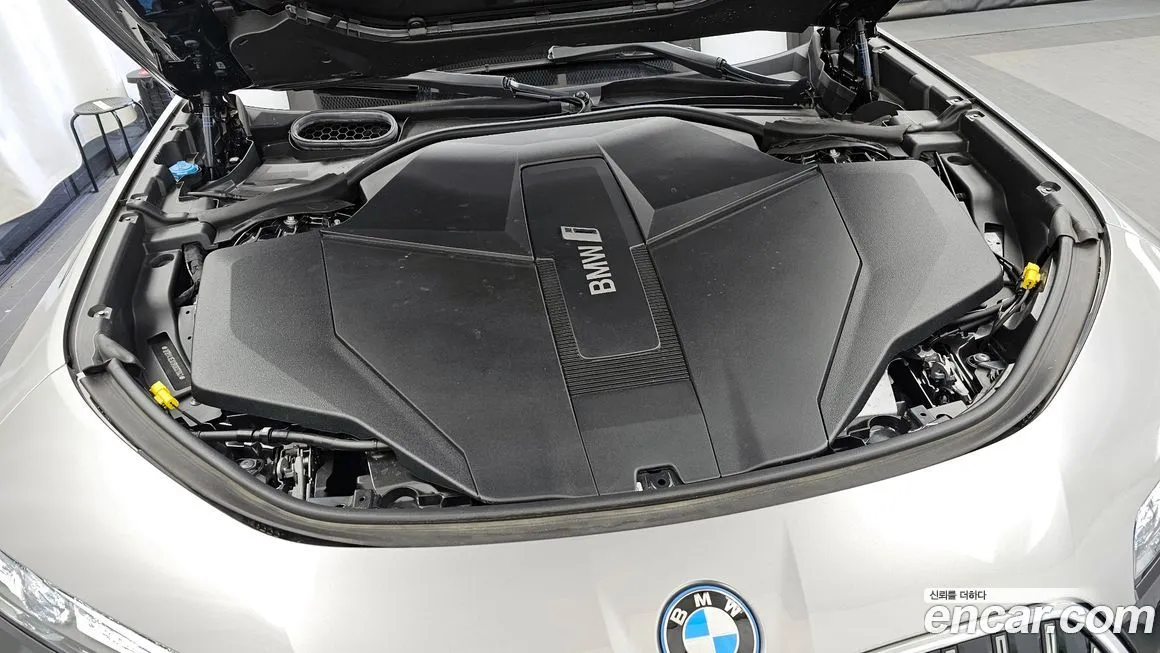 BMW i7 — фото 7