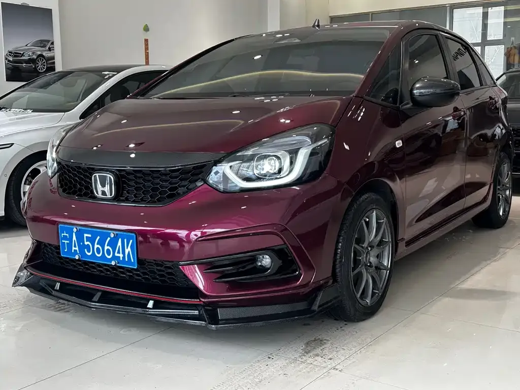 Honda Fit — фото 1
