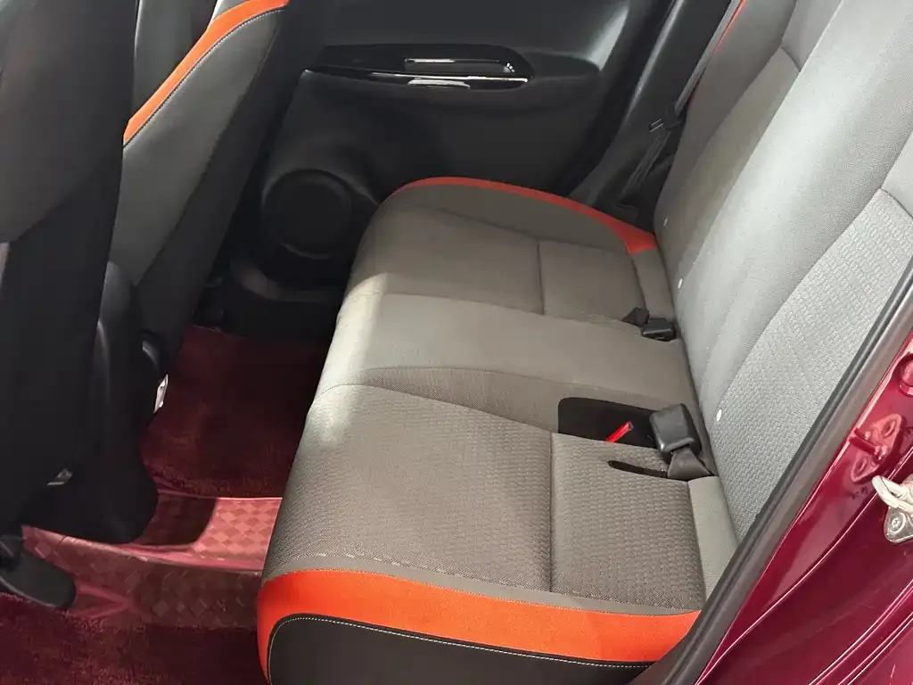 Honda Fit — фото 10