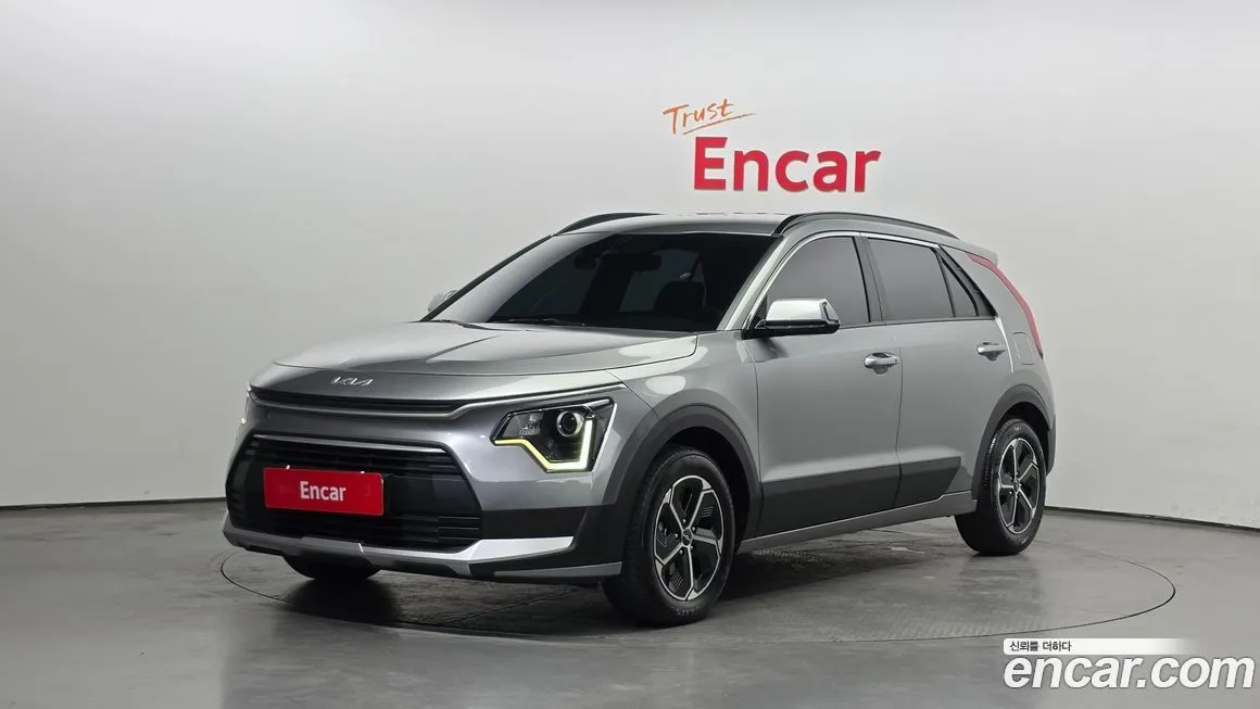 Kia Niro — фото 1