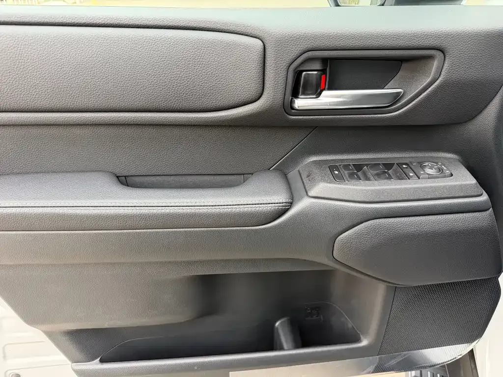 Toyota Prado — фото 10