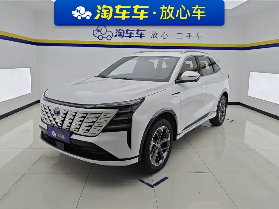 Changan CS75PLUS — фото 1