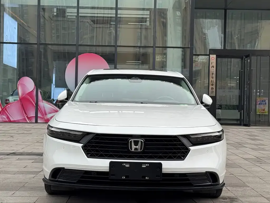 Honda Accord — фото 8