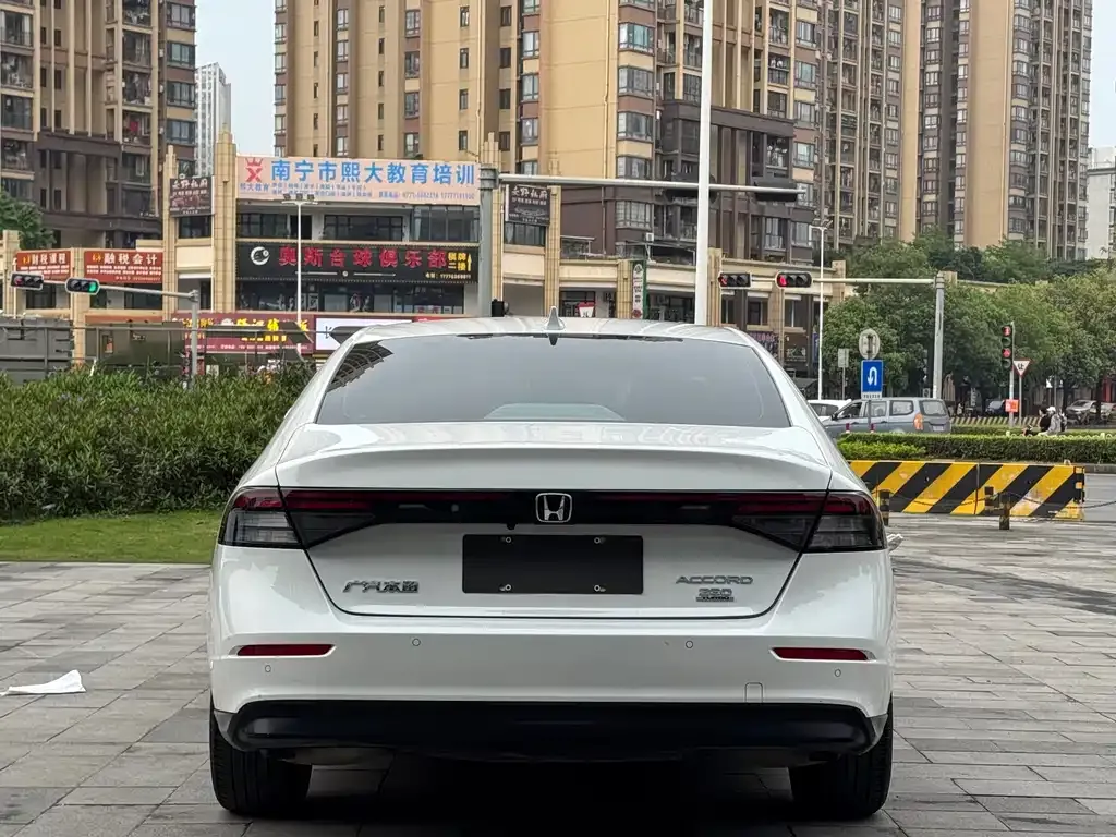 Honda Accord — фото 6