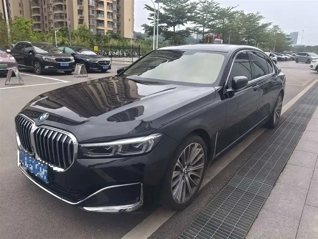 BMW 7 Series — фото 8