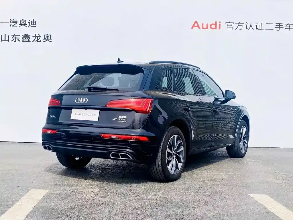 Audi Q5L — фото 8