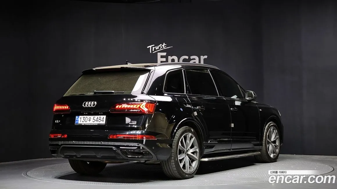 Audi Q7 — фото 3
