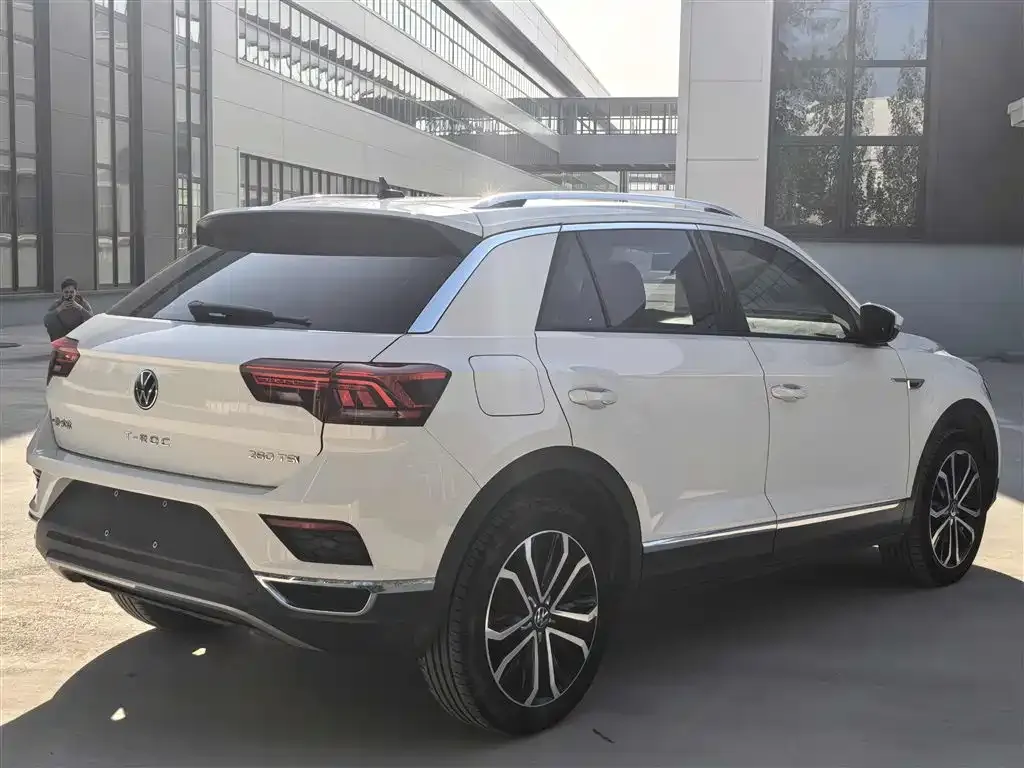 Volkswagen T-Roc — фото 4