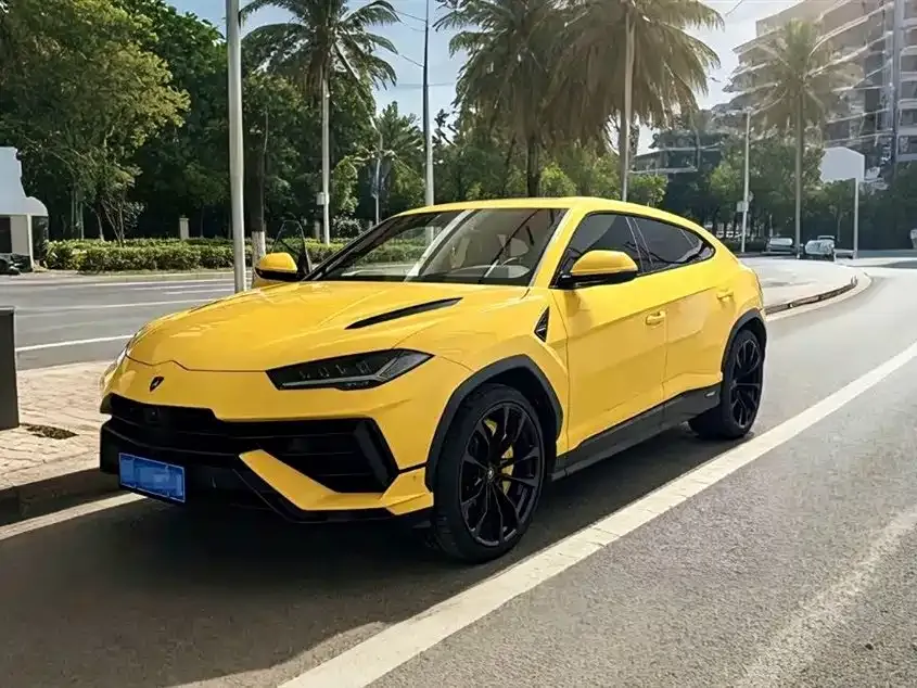Lamborghini Urus — фото 1