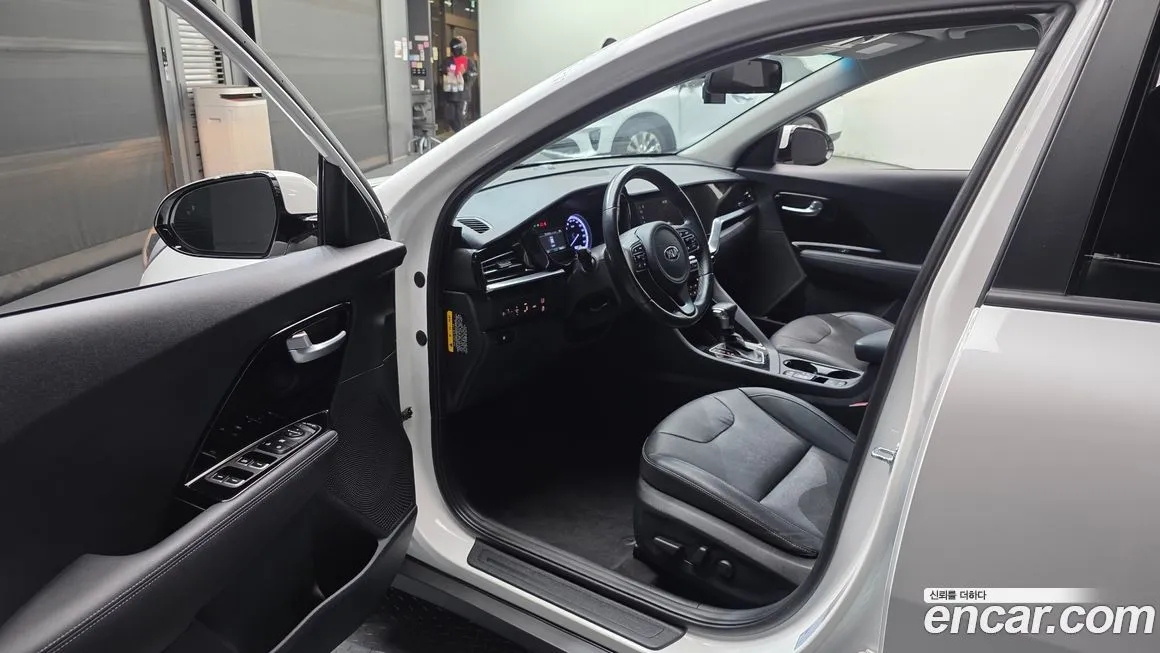 Kia Niro — фото 10