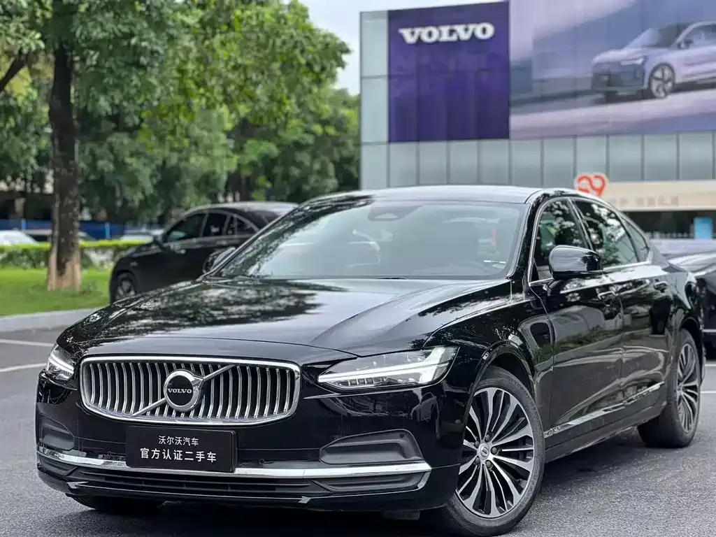 Volvo S90 — фото 1