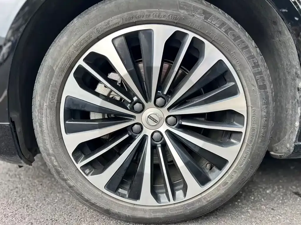 Volvo S90 — фото 4