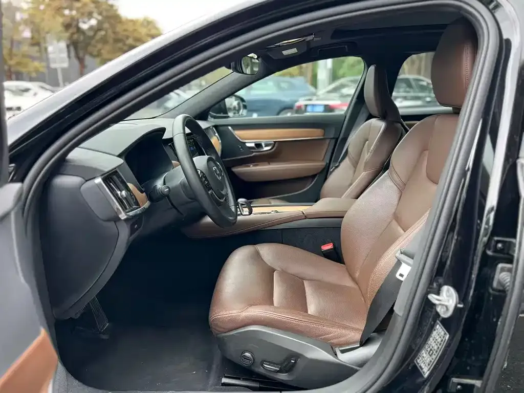 Volvo S90 — фото 3