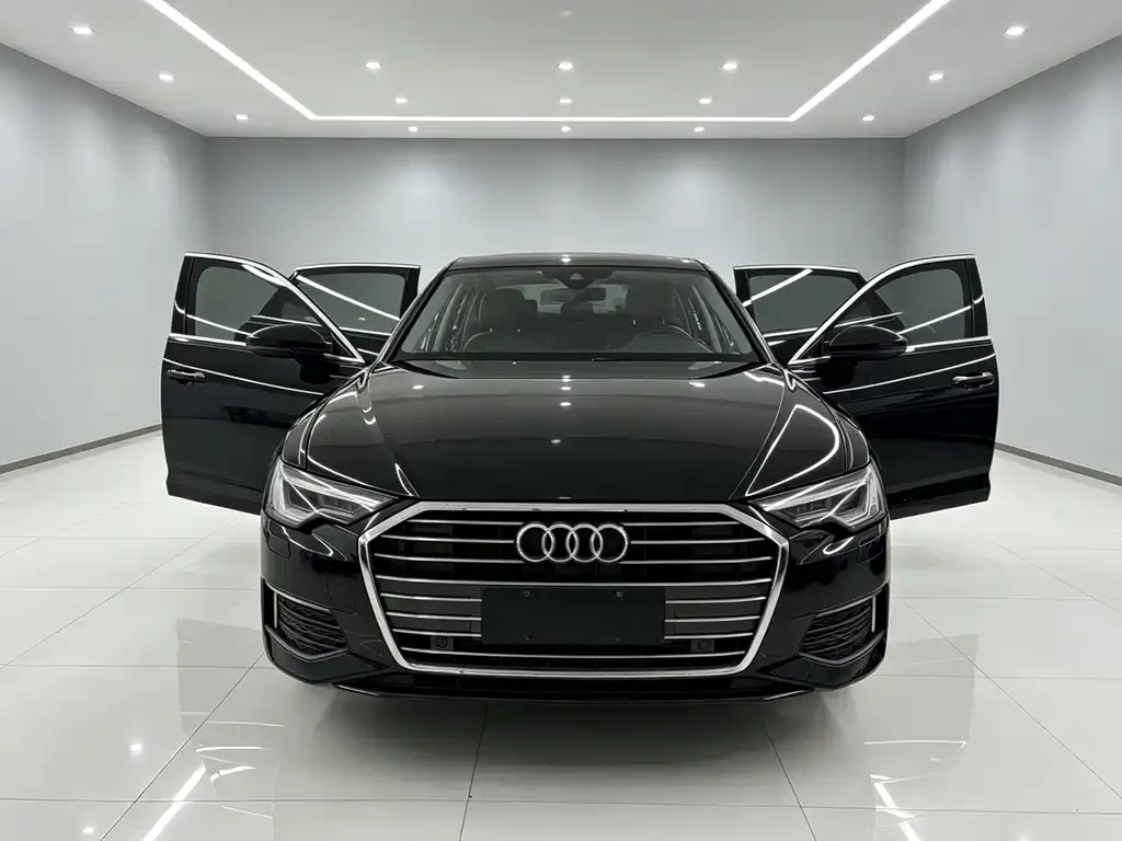 Audi A6L — фото 1