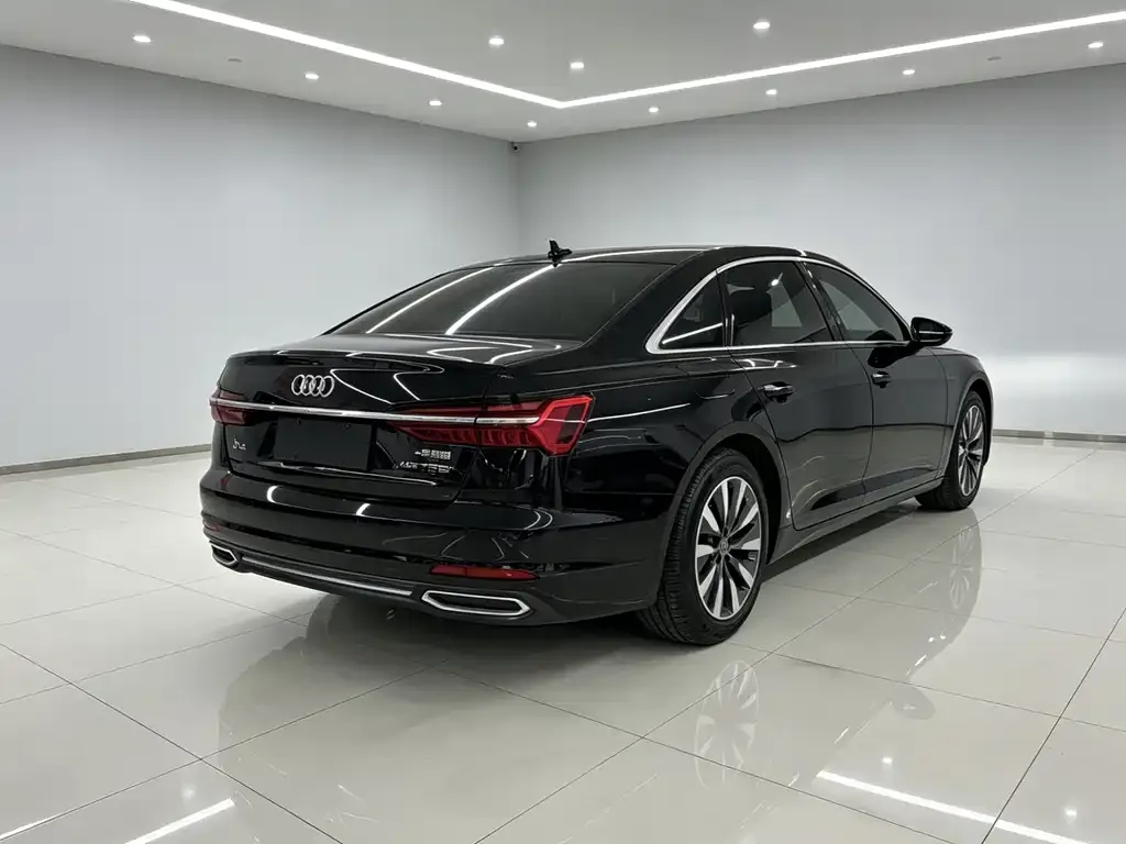 Audi A6L — фото 2
