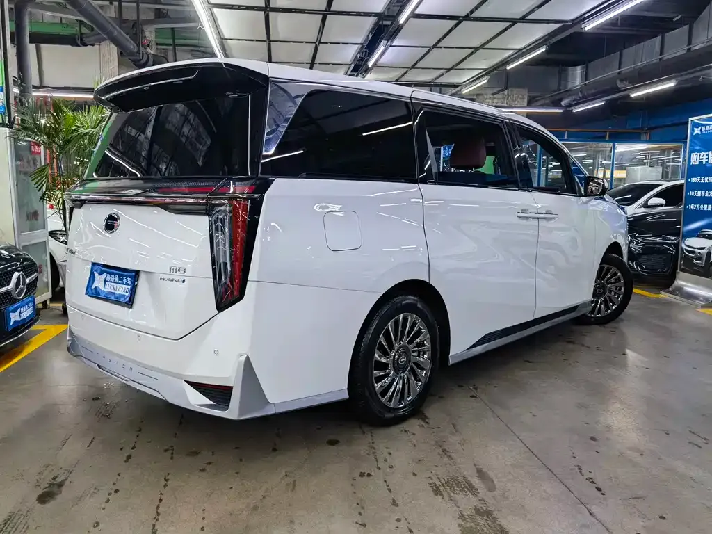 GAC Motor Trumpchi M8 — фото 3