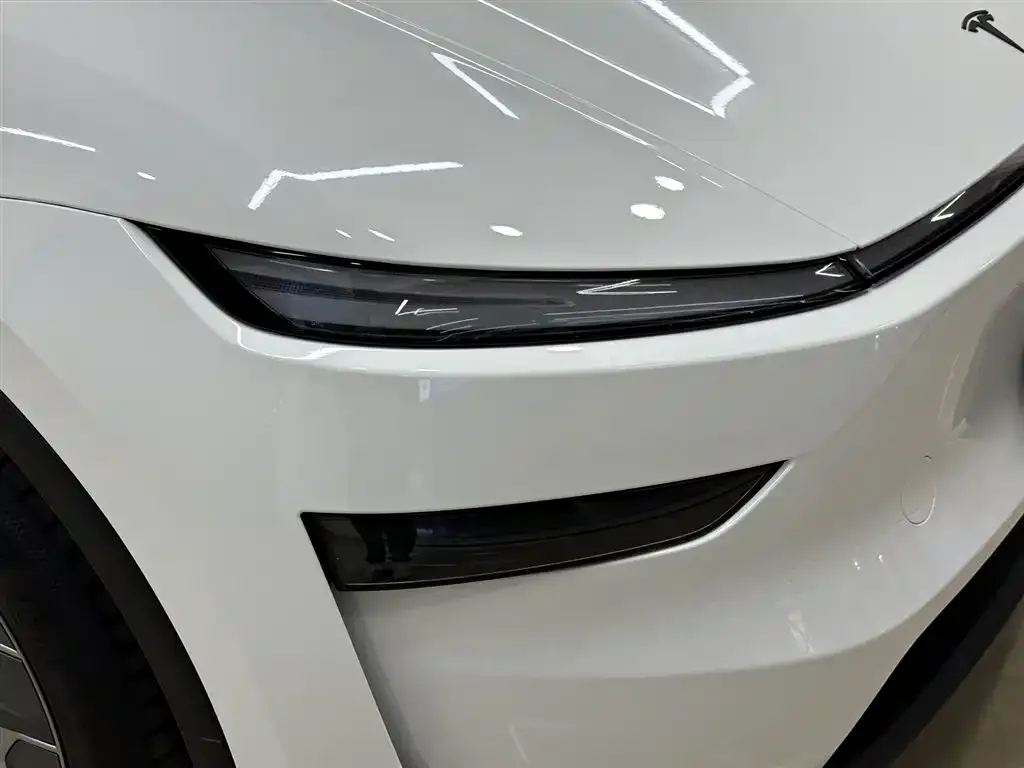 Tesla Model Y L — фото 4