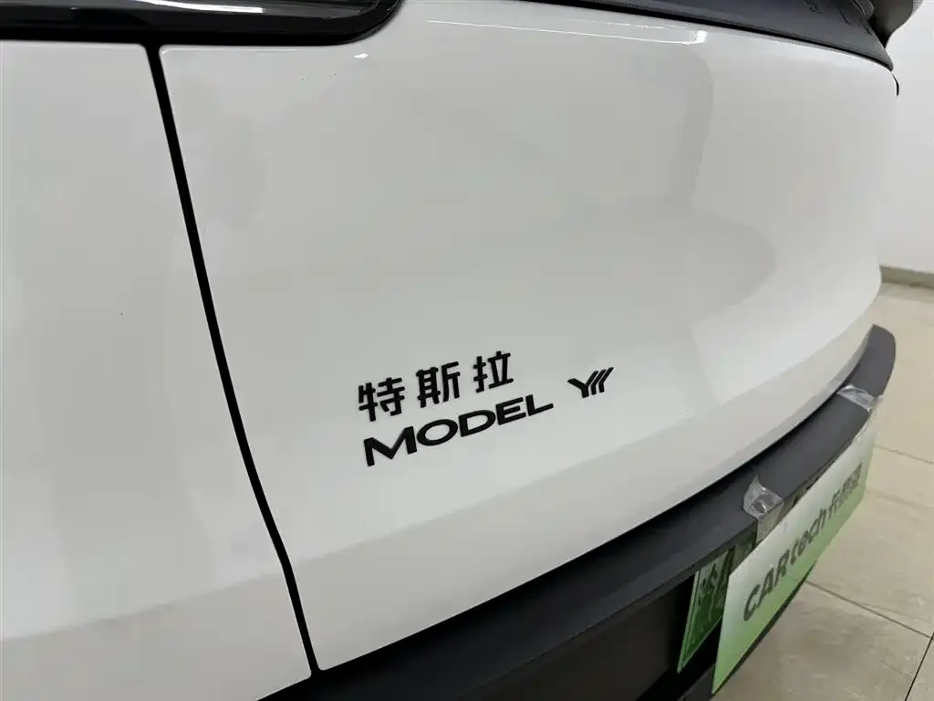 Tesla Model Y L — фото 3