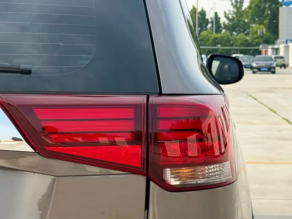 Mitsubishi Outlander — фото 2
