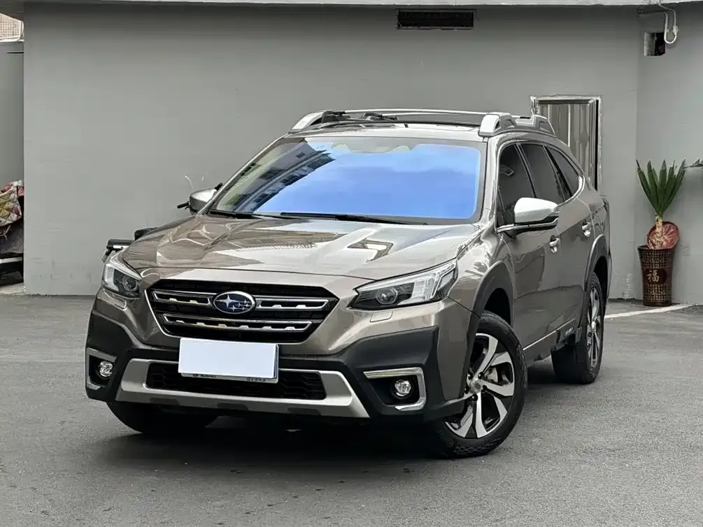 Subaru Outback — фото 1