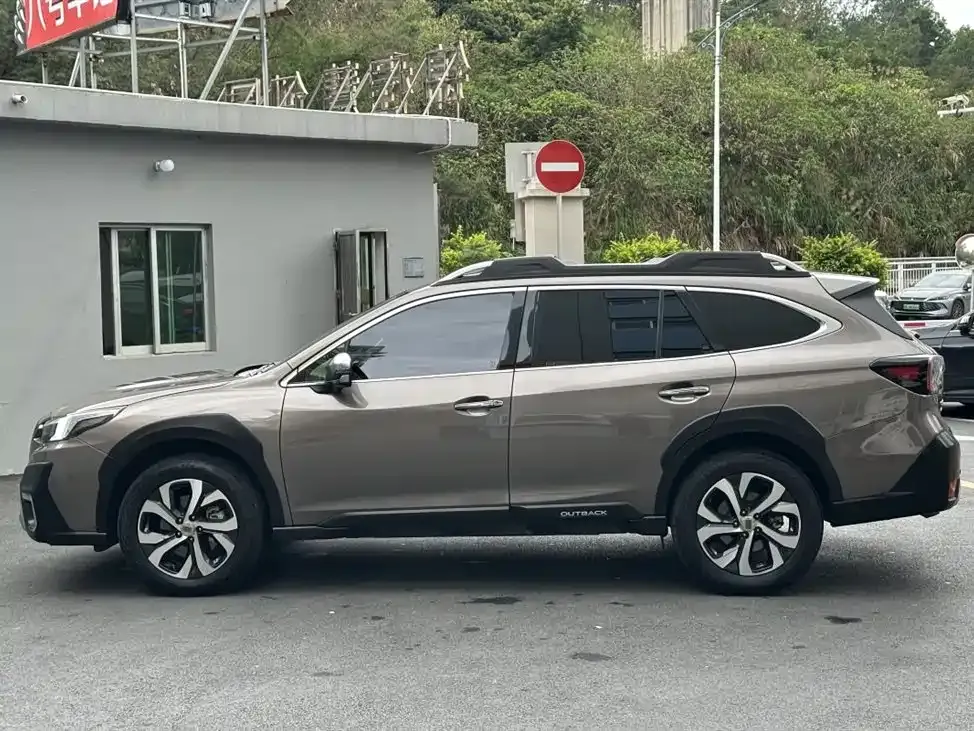 Subaru Outback — фото 4