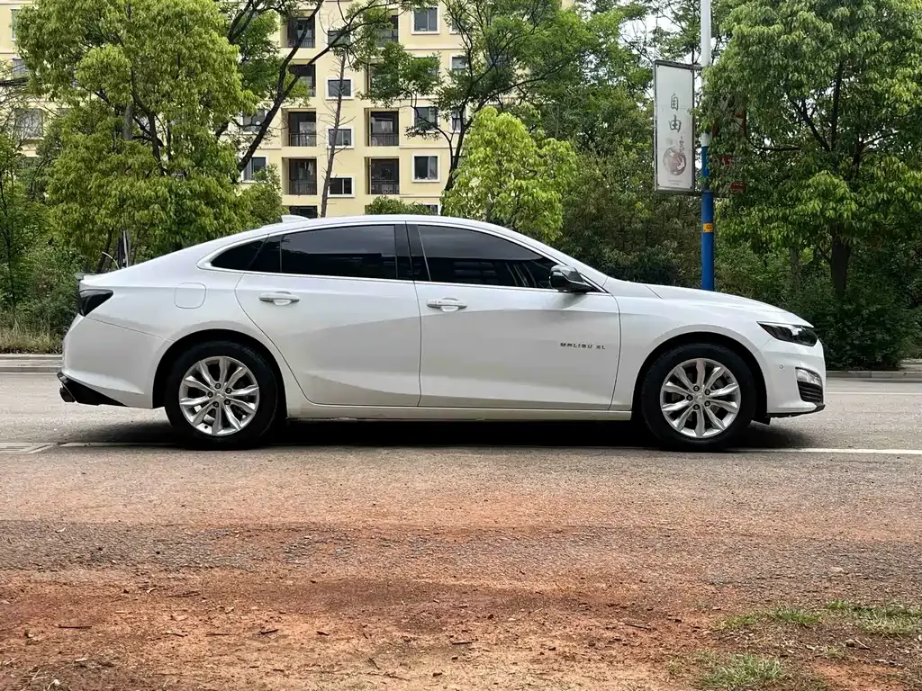 Chevrolet Malibu XL — фото 10