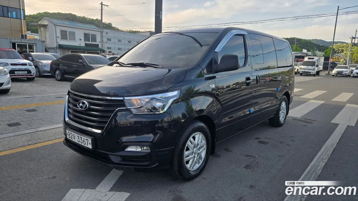 Hyundai Starex — фото 1