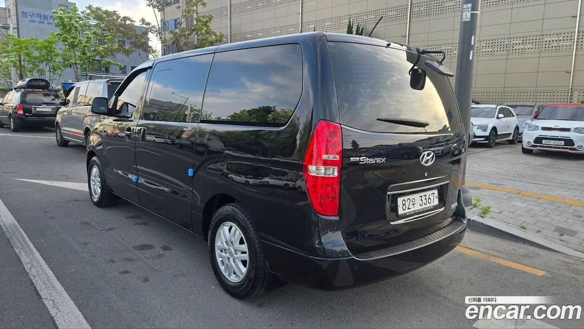 Hyundai Starex — фото 2