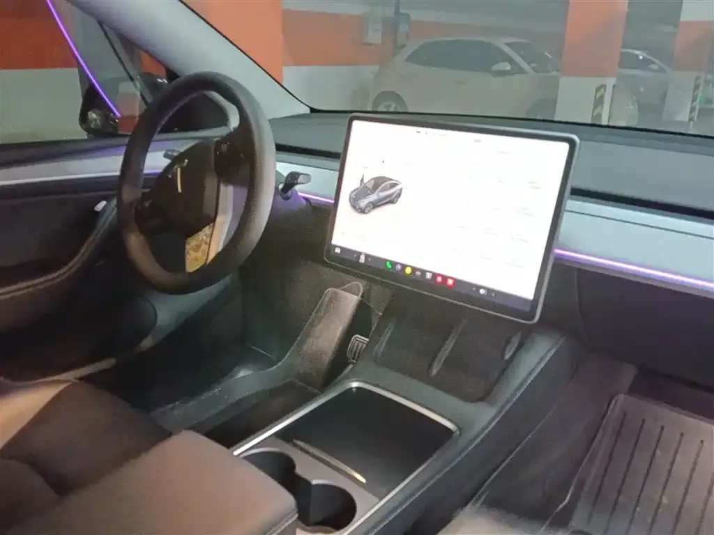 Tesla Model Y — фото 3
