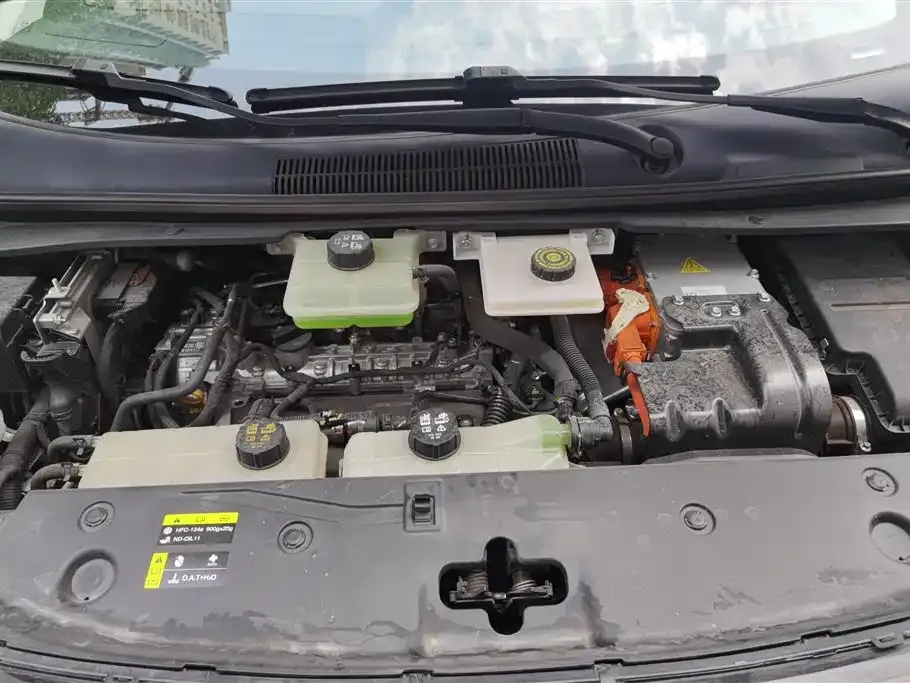 GAC Motor E8 Hybrid — фото 9
