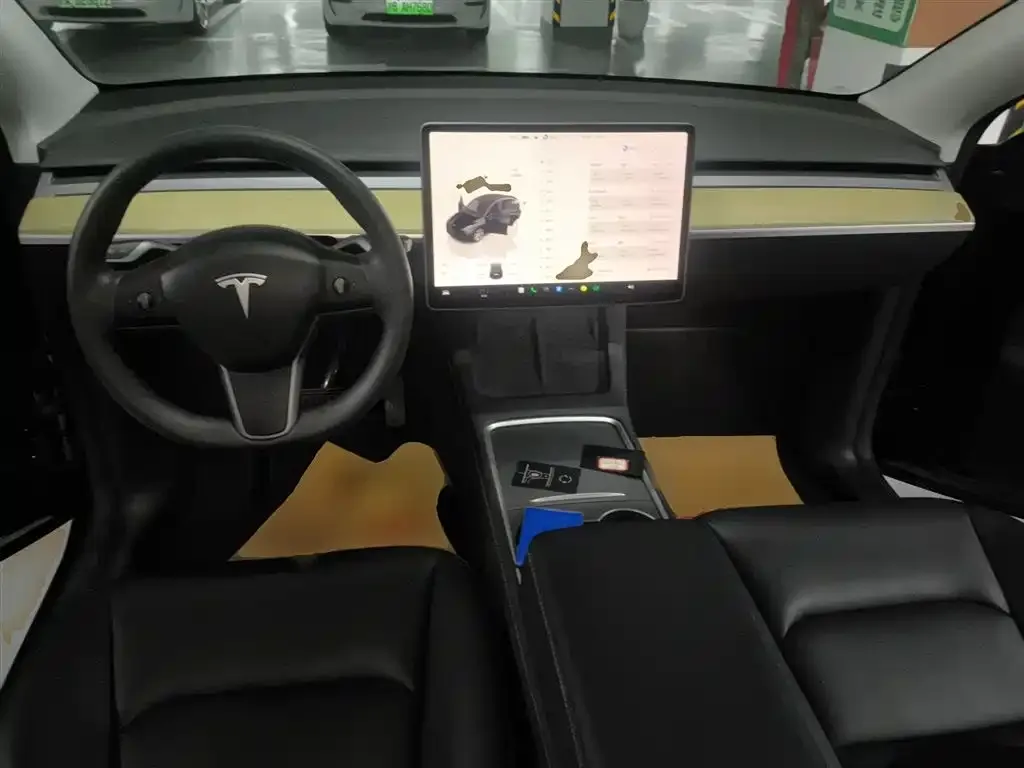Tesla Model Y — фото 7