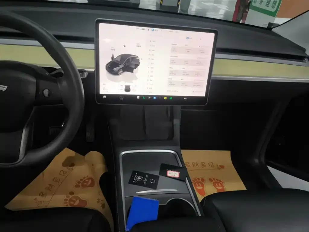 Tesla Model Y — фото 3