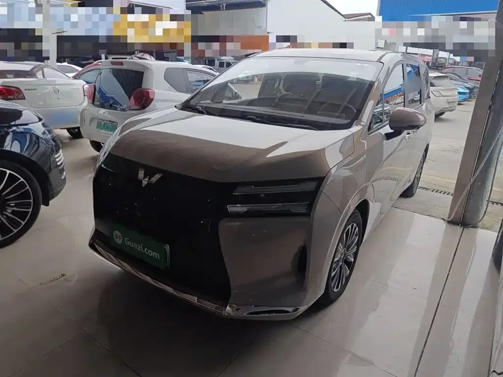 Wuling Starlight 730 New Energy — фото 1