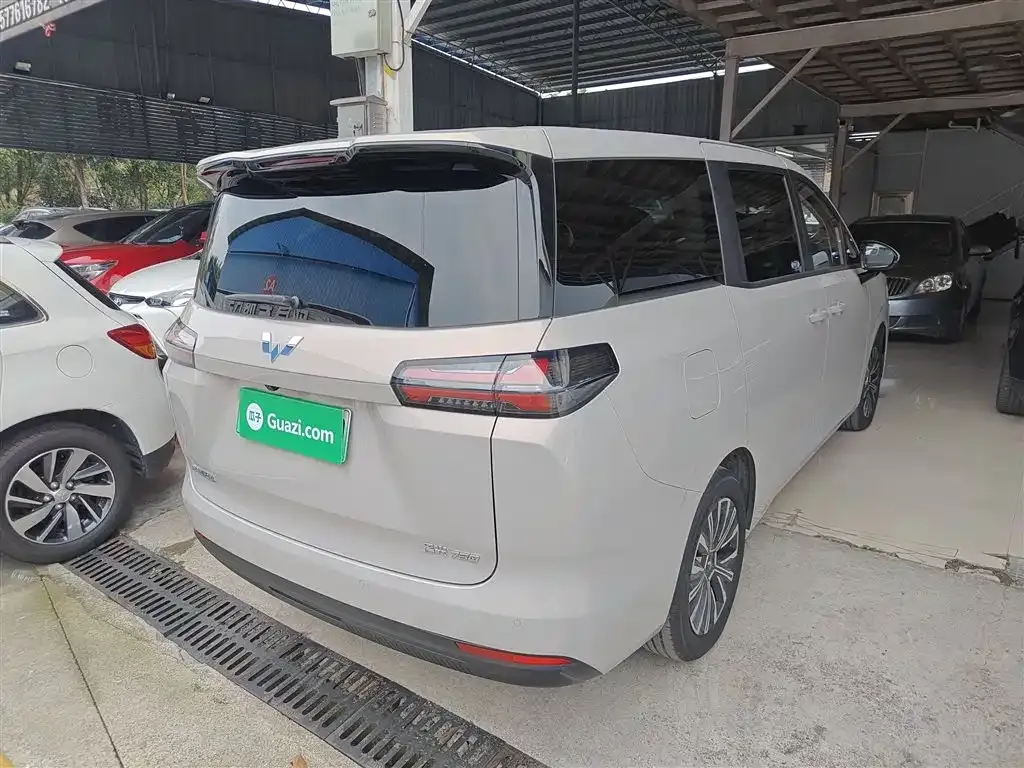 Wuling Starlight 730 New Energy — фото 10