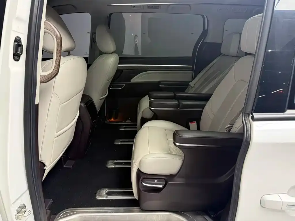 GAC Motor Trumpchi M8 — фото 2