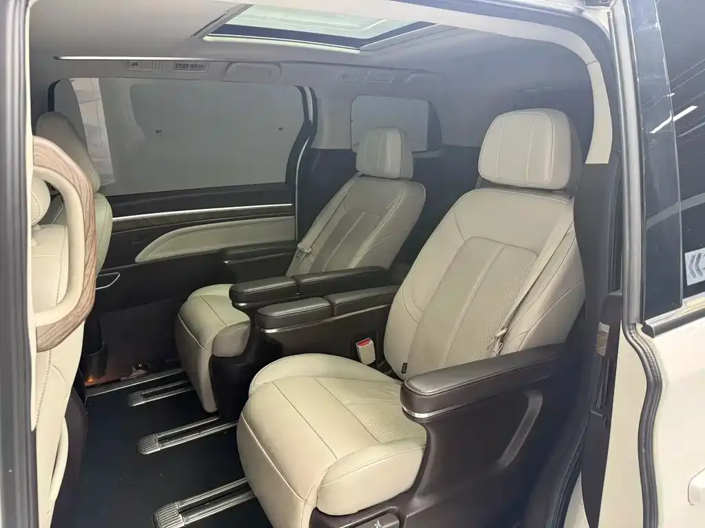 GAC Motor Trumpchi M8 — фото 10
