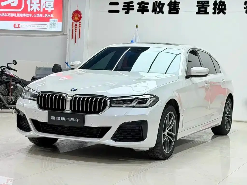 BMW 5 Series — фото 1