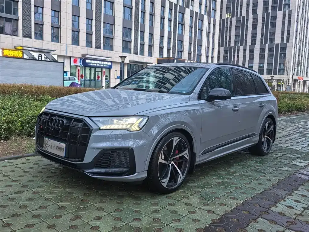 Audi SQ7 — фото 1