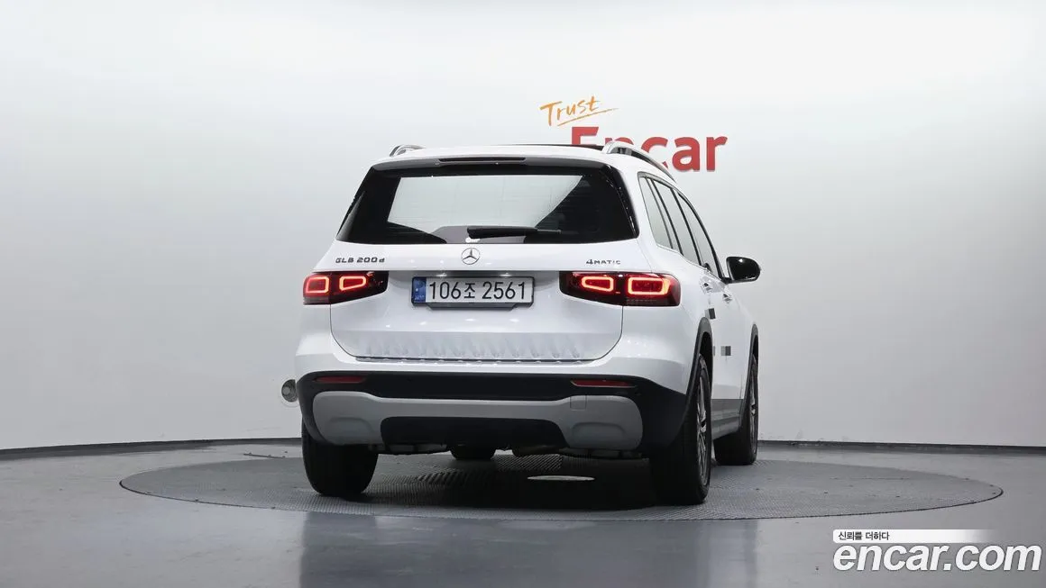Mercedes-Benz GLB-Class — фото 2