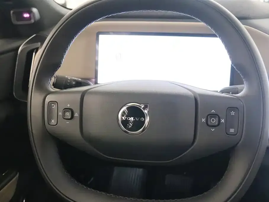 Volvo XC70 Plug-in Hybrid — фото 5