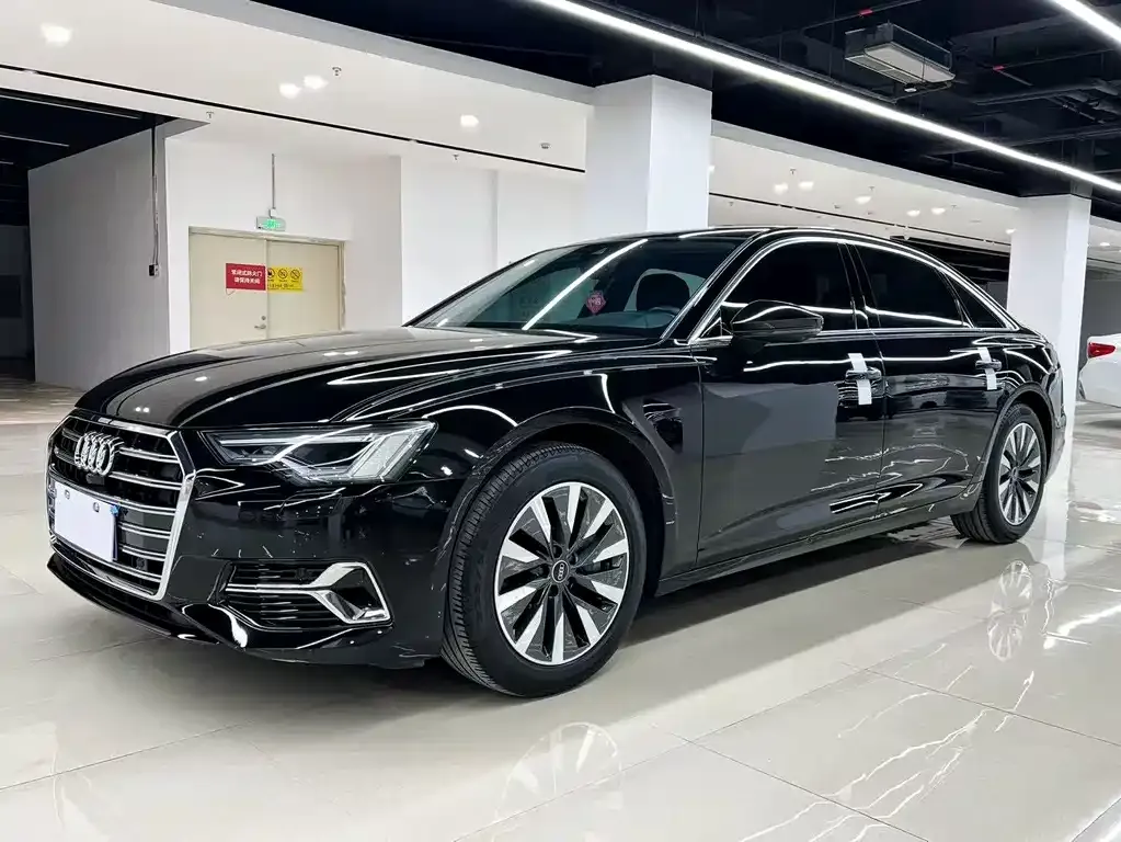 Audi A6L — фото 1