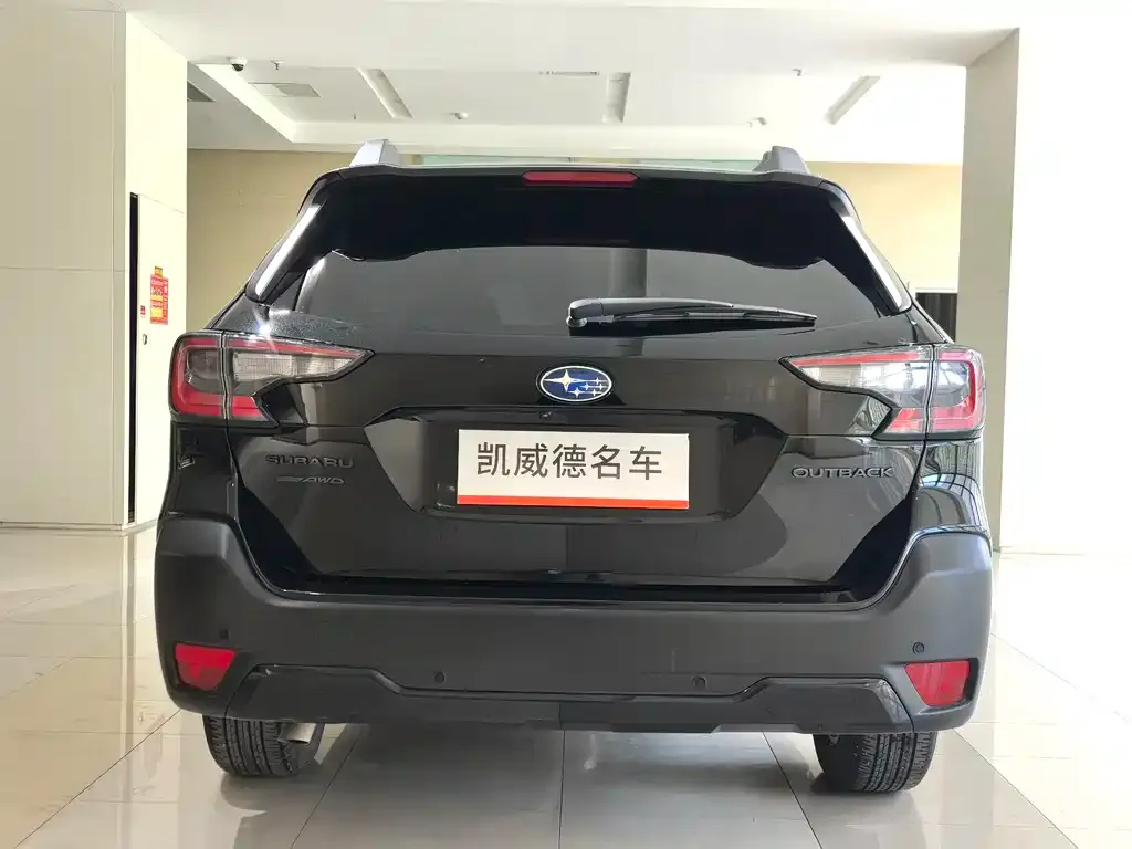Subaru Outback — фото 5