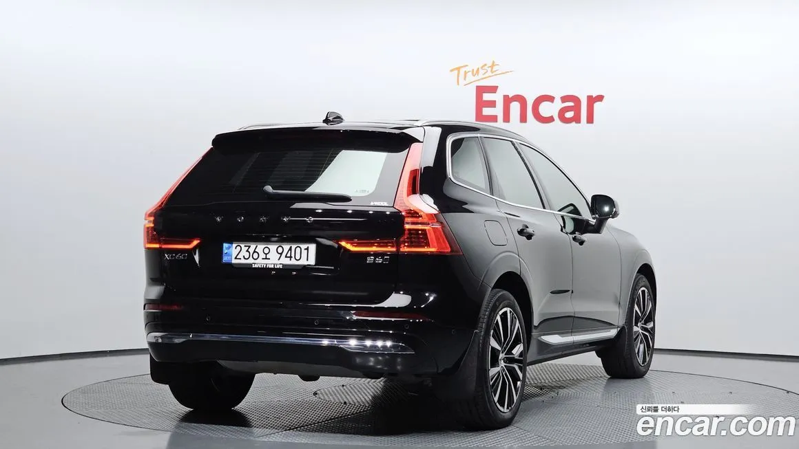 Volvo XC60 — фото 9