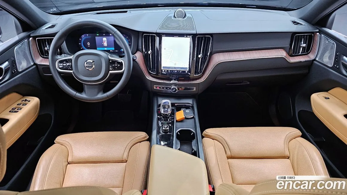 Volvo XC60 — фото 6