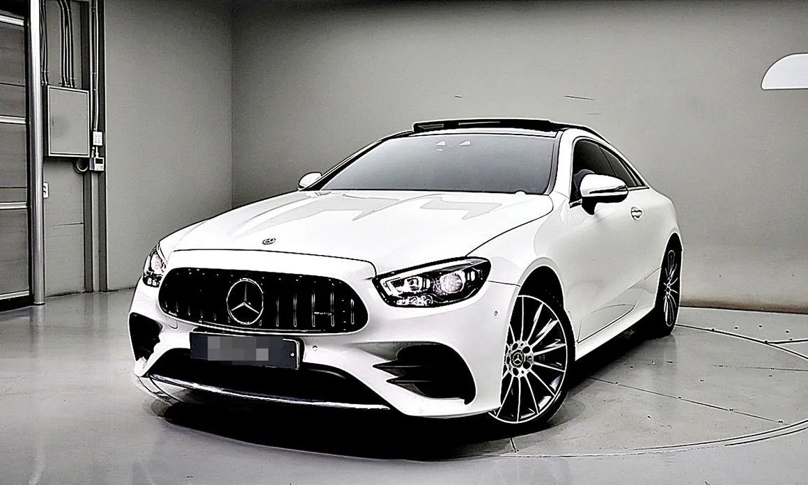 Mercedes-Benz E-Class — фото 1