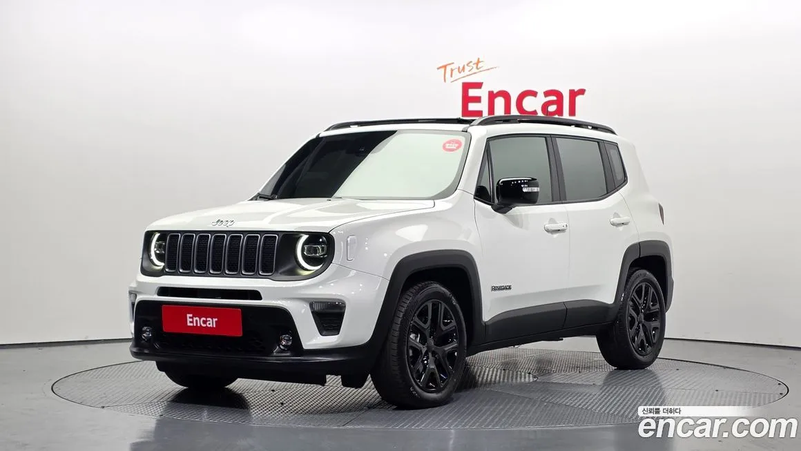 Jeep Renegade — фото 1