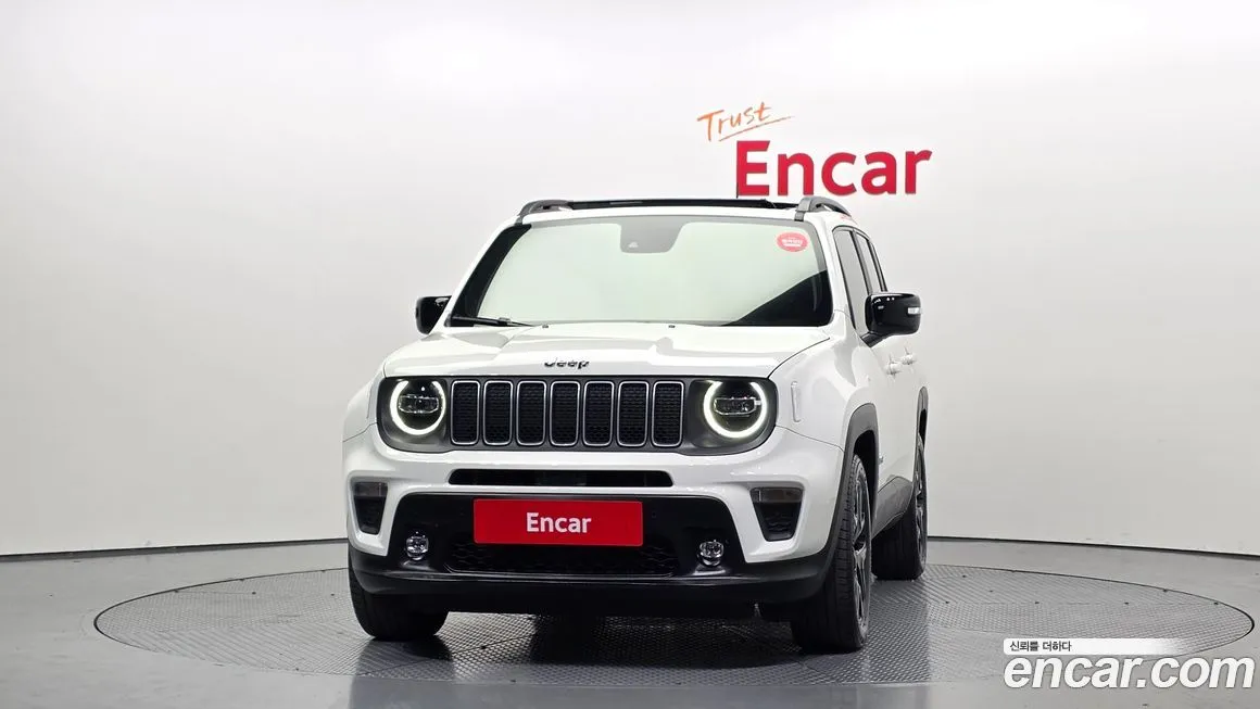 Jeep Renegade — фото 2