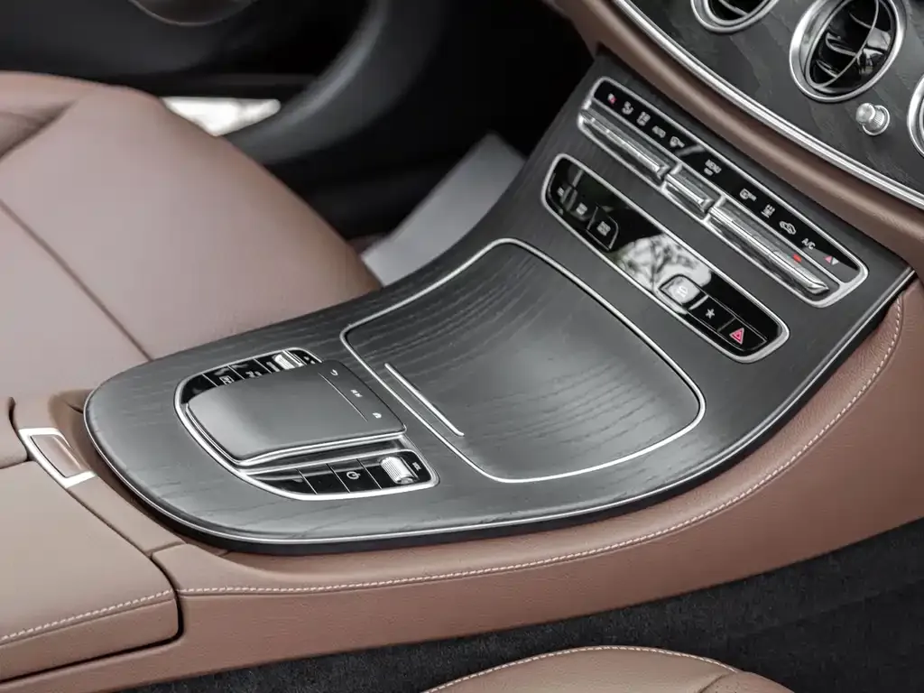 Mercedes-Benz E-Class New Energy — фото 5